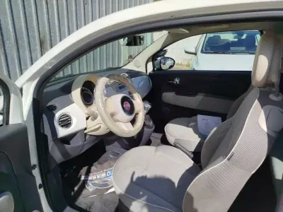 Fiat 500 3 + 1 2011 - 8750 EUR, 157000 km - AUTO.MOTO.pt - 157000km - foto 11 de 15