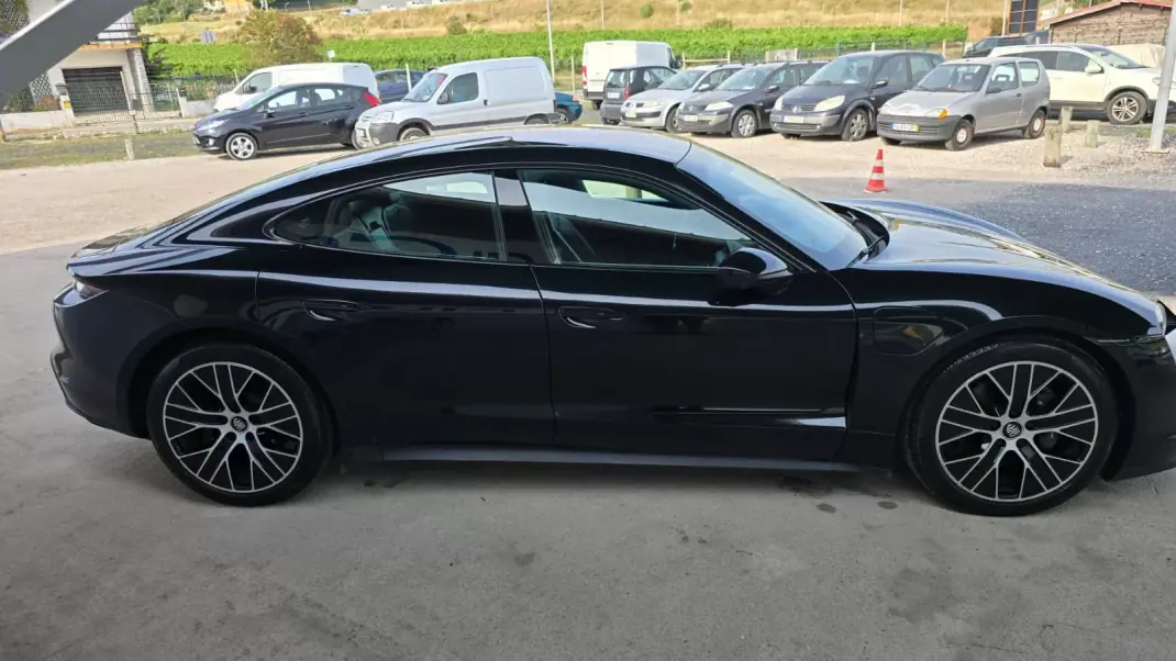 Porsche Taycan 2021 - 54500 EUR, 141090 km - 141090km - foto 6 de 30