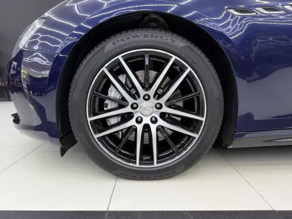 Maserati Ghibli 2014 - 36950 EUR, 112382 km - AUTO.MOTO.pt - 112382km - foto 21 de 50