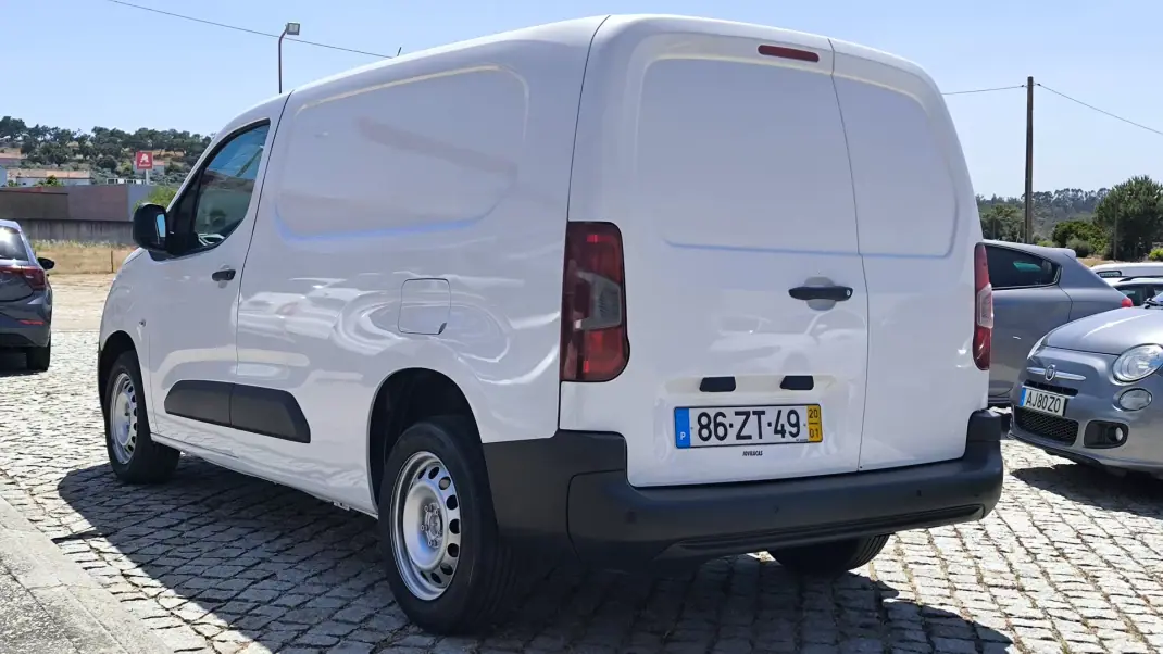 Peugeot Partner L2 1.5 Bluehdi 100CV 2020 - 13950 EUR, 124910 km - AUTO.MOTO.pt - 124910km - foto 6 de 8