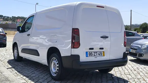 Peugeot Partner L2 1.5 Bluehdi 100CV 2020 - 13950 EUR, 124910 km - AUTO.MOTO.pt - 124910km - foto 6 de 8