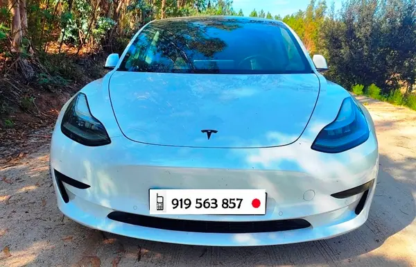 Tesla Model 3 2020 - 22900 EUR, 111000 km - AUTO.MOTO.pt - 111000km - foto 6 de 14