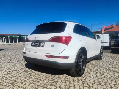 Audi Q5 2010 - 14490 EUR, 325000 km - AUTO.MOTO.pt - 325000km - foto 7 de 24