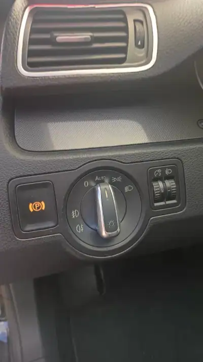 Volkswagen Passat 2006 - 5387 EUR, 457987 km - AUTO.MOTO.pt - 457987km - foto 7 de 11