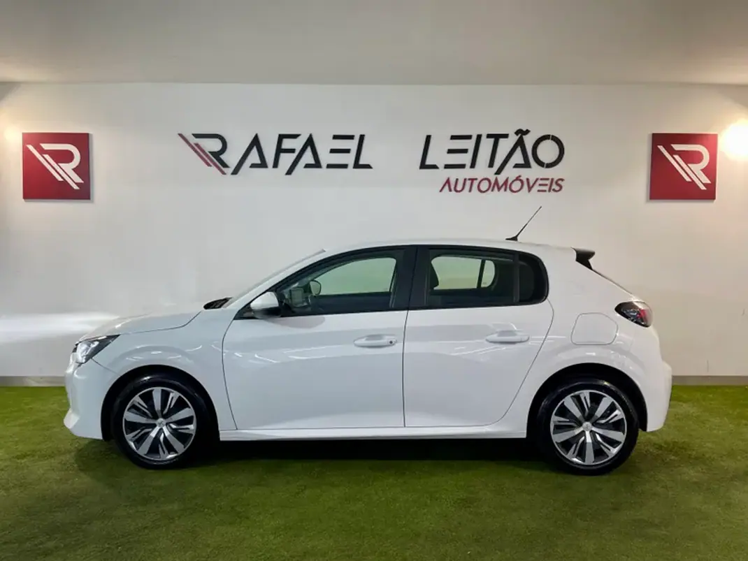 Peugeot 208 2020 - 11900 EUR, 177000 km - AUTO.MOTO.pt - 177000km - foto 9 de 28