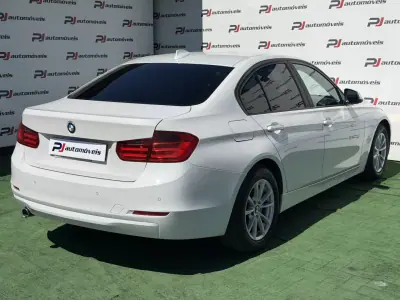 BMW 318 2013 - 13500 EUR, 239000 km - AUTO.MOTO.pt - 239000km - foto 6 de 22