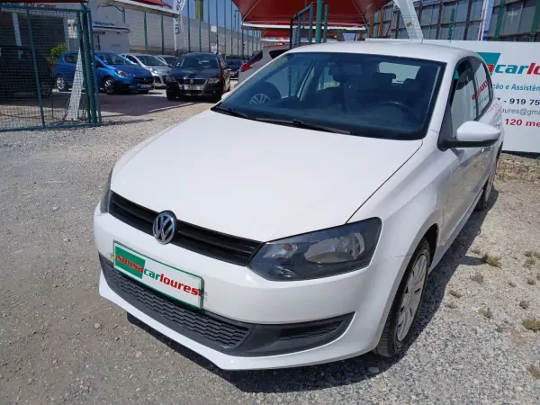 Volkswagen Polo 2014 - 7750 EUR, 153371 km - AUTO.MOTO.pt - 153371km - foto 4 de 27