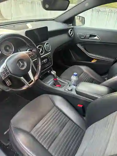 Mercedes-Benz A 180 2015 - 13000 EUR, 230000 km - AUTO.MOTO.pt - 230000km - foto 4 de 7