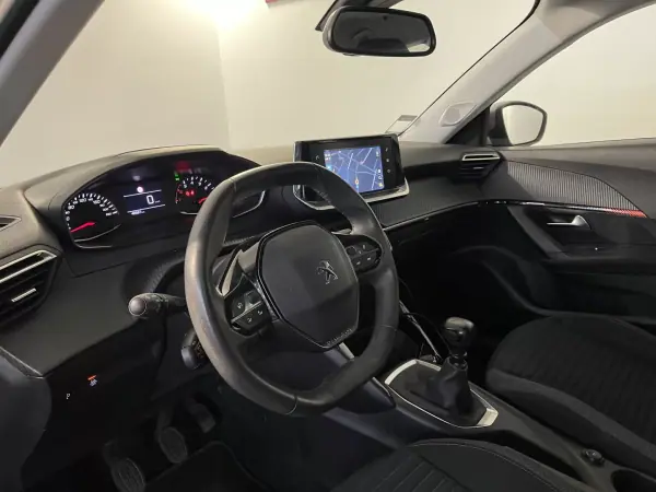Peugeot 2008 2021 - 15250 EUR, 48000 km - AUTO.MOTO.pt - 48000km - foto 12 de 31