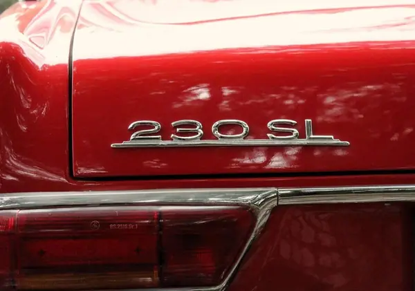 Mercedes-Benz 230 SL Pagoda 1965 Gasolina — 37 400 km · Porto Mercedes-Benz 230 SL Pagoda 1965 Gasolina