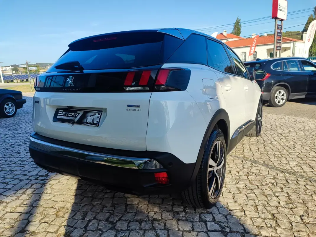 Peugeot 3008 2017 - 16900 EUR, 96000 km - 96000km - foto 8 de 23