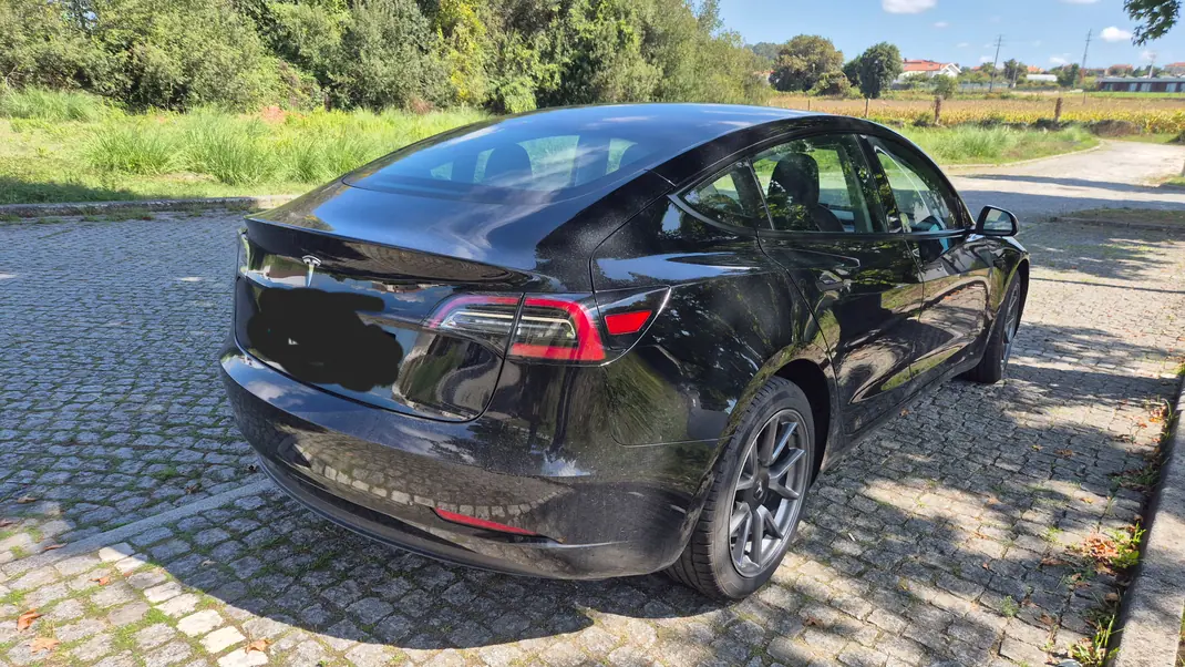 Tesla Model 3 2021 - 23000 EUR, 89000 km - AUTO.MOTO.pt - 89000km - foto 2 de 7