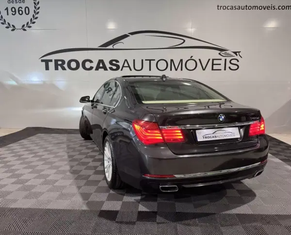 BMW 740 2014 - 21900 EUR, 306500 km - AUTO.MOTO.pt - 306500km - foto 8 de 55