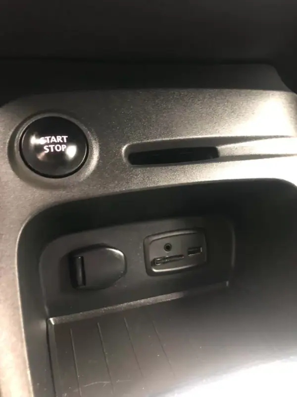 Renault Captur 2017 - 10900 EUR, 116000 km - 116000km - foto 17 de 32