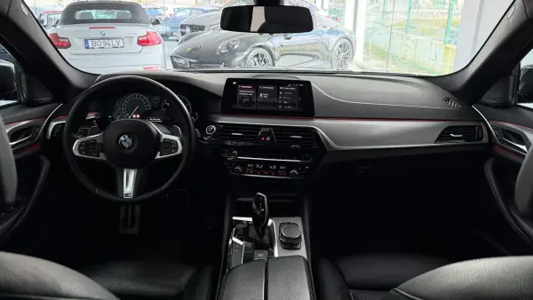 BMW 520 2017 - 21990 EUR, 262000 km - AUTO.MOTO.pt - 262000km - foto 27 de 40