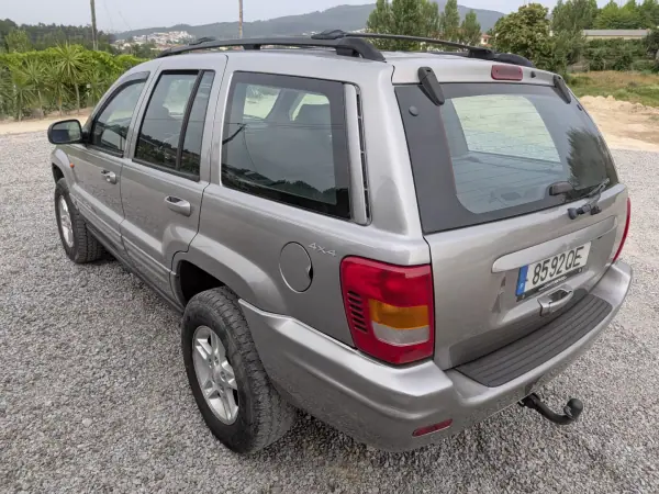 Jeep Grand Cherokee 1999 - 9500 EUR, 300000 km - AUTO.MOTO.pt - 300000km - foto 5 de 14