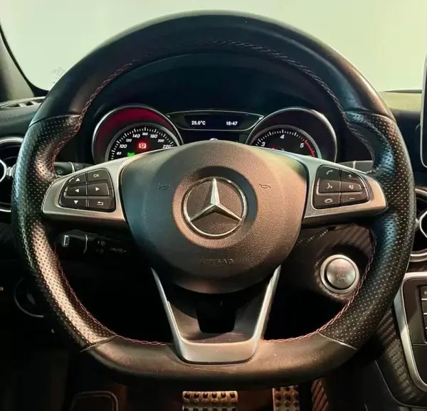 Mercedes-Benz A 180 2018 - 17750 EUR, 222000 km - AUTO.MOTO.pt - 222000km - foto 10 de 33