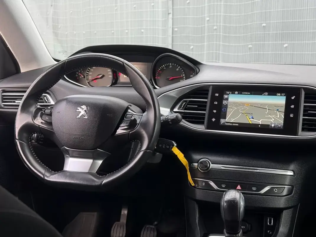 Peugeot 308 SW 2014 - 8950 EUR, 160000 km - AUTO.MOTO.pt - 160000km - foto 8 de 25