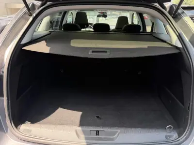 Peugeot 308 SW 2015 - 9900 EUR, 279000 km - AUTO.MOTO.pt - 279000km - foto 12 de 16