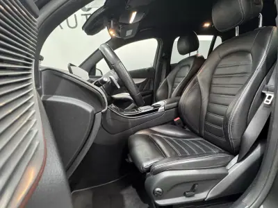 Mercedes-Benz EQC 400 2020 - 33990 EUR, 130000 km - AUTO.MOTO.pt - 130000km - foto 33 de 39