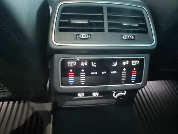 Audi A6 2018 - 26950 EUR, 198000 km - AUTO.MOTO.pt - 198000km - foto 20 de 45