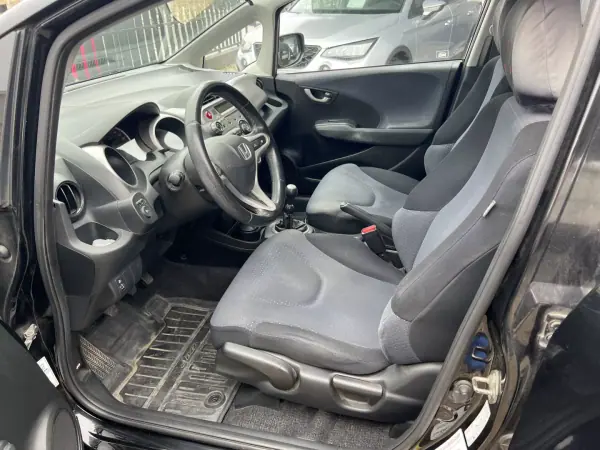 Honda Jazz 2008 - 4765 EUR, 235500 km - AUTO.MOTO.pt - 235500km - foto 7 de 15