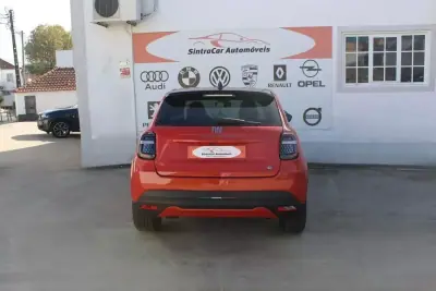 Fiat 600e 2023 - 29980 EUR, 7039 km - AUTO.MOTO.pt - 7039km - foto 7 de 59