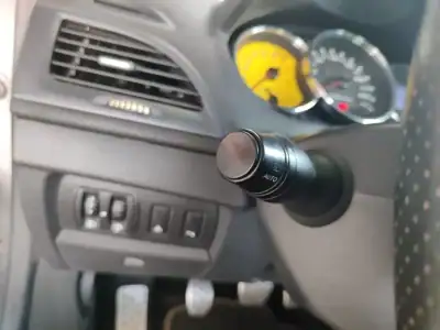 Renault Mégane Coupe 2010 - 18950 EUR, 157000 km - AUTO.MOTO.pt - 157000km - foto 32 de 39