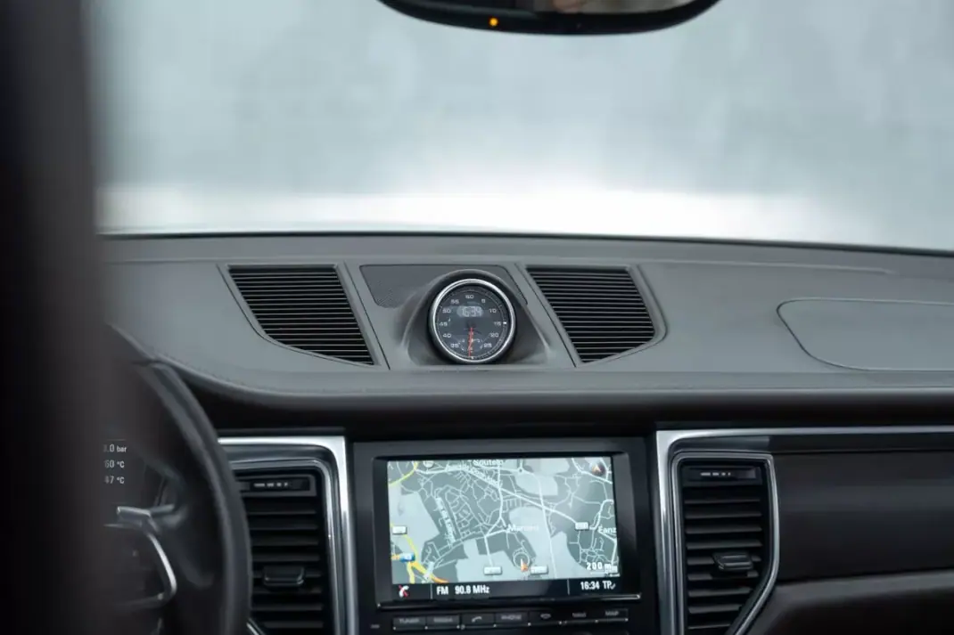 Porsche Macan 2016 - 49950 EUR, 131000 km - AUTO.MOTO.pt - 131000km - foto 20 de 53