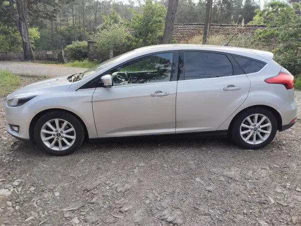 Ford Focus 2018 - 9999 EUR, 160000 km - AUTO.MOTO.pt - 160000km - foto 4 de 30