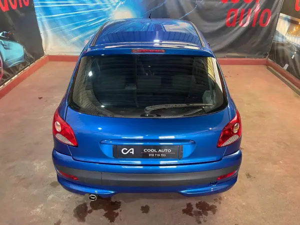Peugeot 206 2011 - 4999 EUR, 127000 km - AUTO.MOTO.pt - 127000km - foto 12 de 34