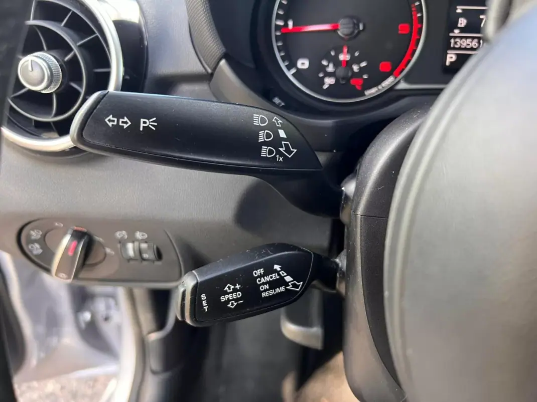 Audi A1 Sportback 2016 - 14995 EUR, 145170 km - AUTO.MOTO.pt - 145170km - foto 17 de 34