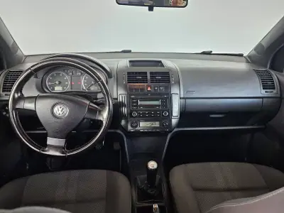 Volkswagen Polo 2008 - 3750 EUR, 220000 km - AUTO.MOTO.pt - 220000km - foto 10 de 10