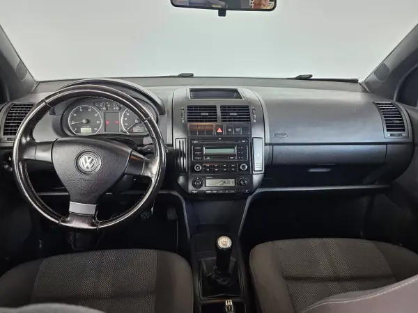 Volkswagen Polo 2008 - 3750 EUR, 220000 km - AUTO.MOTO.pt - 220000km - foto 10 de 10