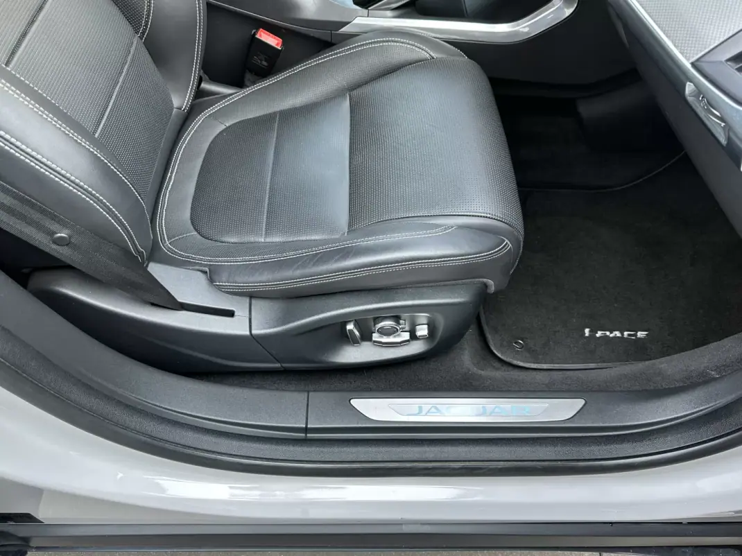 Jaguar I-Pace 2018 - 27900 EUR, 113000 km - 113000km - foto 53 de 59