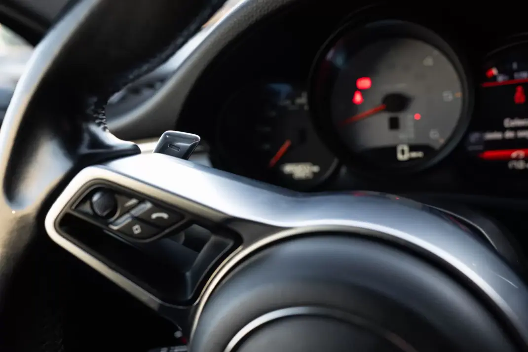 Porsche Macan 2014 - 35600 EUR, 199000 km - AUTO.MOTO.pt - 199000km - foto 37 de 47