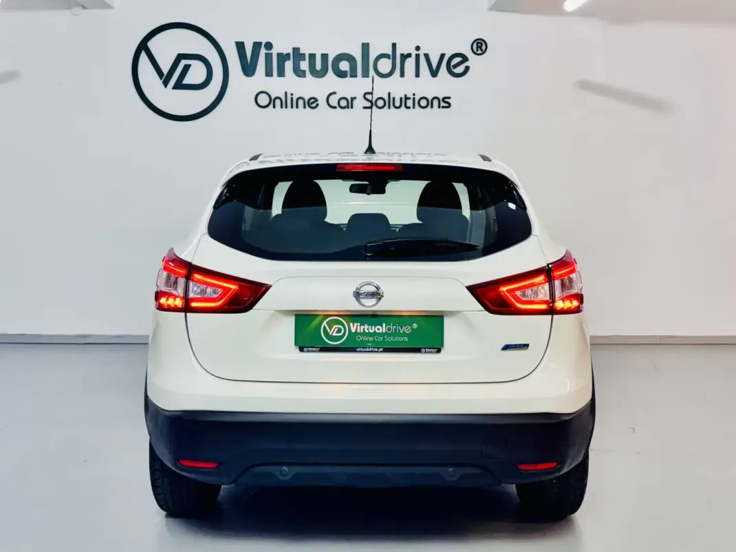 Nissan Qashqai 2015 - 13750 EUR, 96000 km - AUTO.MOTO.pt - 96000km - foto 8 de 45