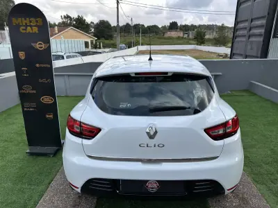 Renault Clio 2018 - 10900 EUR, 138929 km - AUTO.MOTO.pt - 138929km - foto 13 de 46