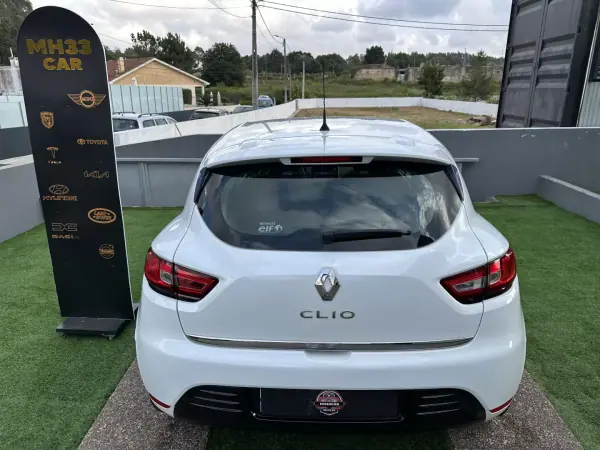 Renault Clio 2018 - 10900 EUR, 138929 km - AUTO.MOTO.pt - 138929km - foto 13 de 46