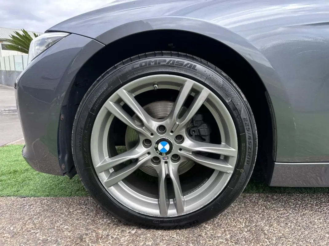 BMW 320 2012 - 12900 EUR, 167615 km - AUTO.MOTO.pt - 167615km - foto 20 de 57