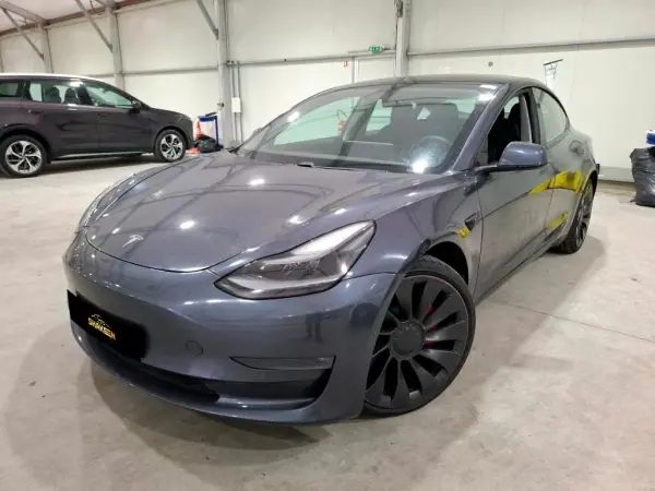 Tesla Model 3 2021