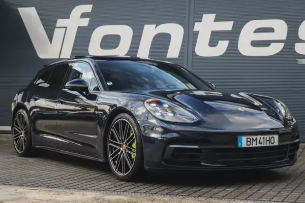 Porsche Panamera Sport Turismo 2019 - 67480 EUR, 97640 km - AUTO.MOTO.pt - 97640km - foto 8 de 71