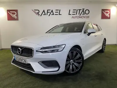Volvo V60 2022 - 31900 EUR, 71000 km - AUTO.MOTO.pt - 71000km - foto 2 de 29