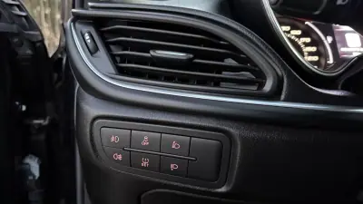 Fiat Tipo Station Wagon 2019 - 12900 EUR, 137000 km - AUTO.MOTO.pt - 137000km - foto 28 de 43