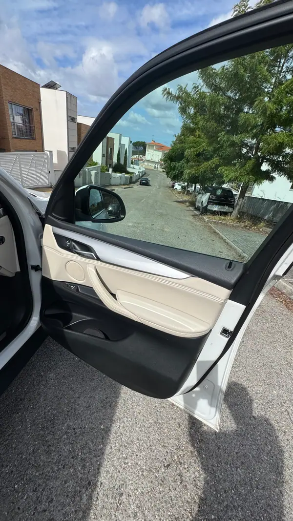BMW X5 2016 - 21000 EUR, 230000 km - AUTO.MOTO.pt - 230000km - foto 20 de 23