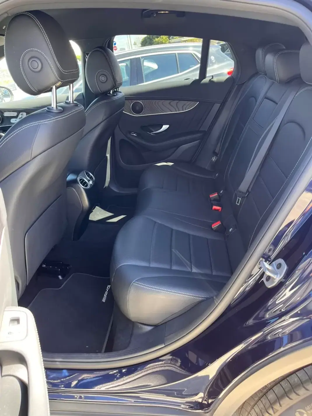 Mercedes-Benz GLC 300 2022 - 49990 EUR, 68000 km - AUTO.MOTO.pt - 68000km - foto 7 de 12