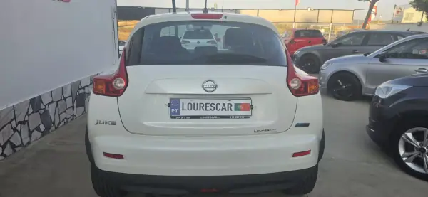 Nissan Juke 2014 - 11400 EUR, 156500 km - AUTO.MOTO.pt - 156500km - foto 4 de 15