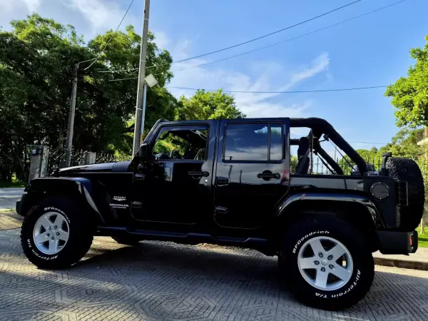 Jeep Wrangler Unlimited 2010 - 39000 EUR, 169000 km - AUTO.MOTO.pt - 169000km - foto 8 de 26