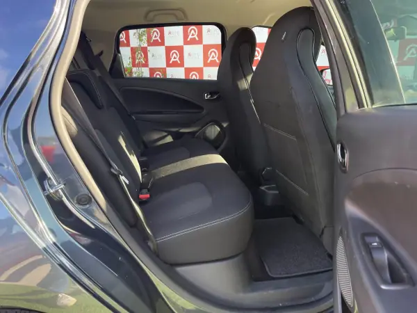 Renault Zoe 2019 - 13490 EUR, 67270 km - AUTO.MOTO.pt - 67270km - foto 20 de 21