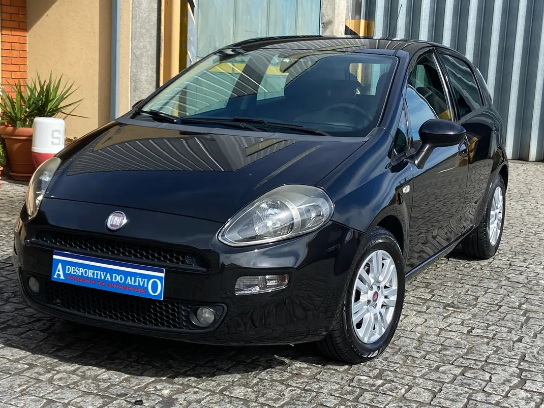 Fiat Punto 2014 - 7890 EUR, 176200 km - AUTO.MOTO.pt - 176200km - foto 1 de 14